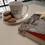 Ada アパートホテル