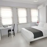 Ada アパートホテル