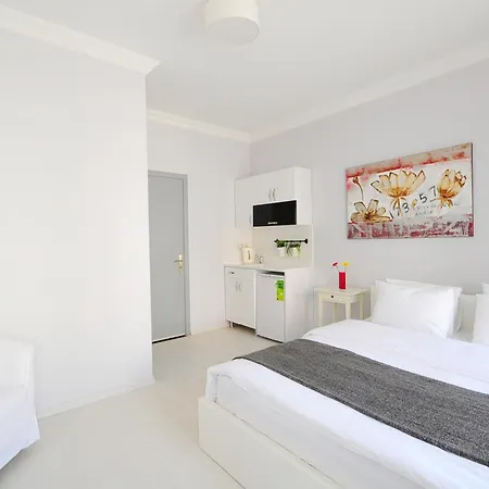Aparthotel Ada 4*