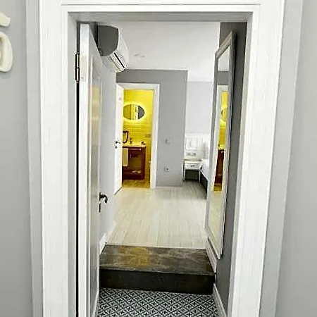 Aparthotel Ada 4*