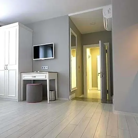 Lägenhetshotell Ada 4*